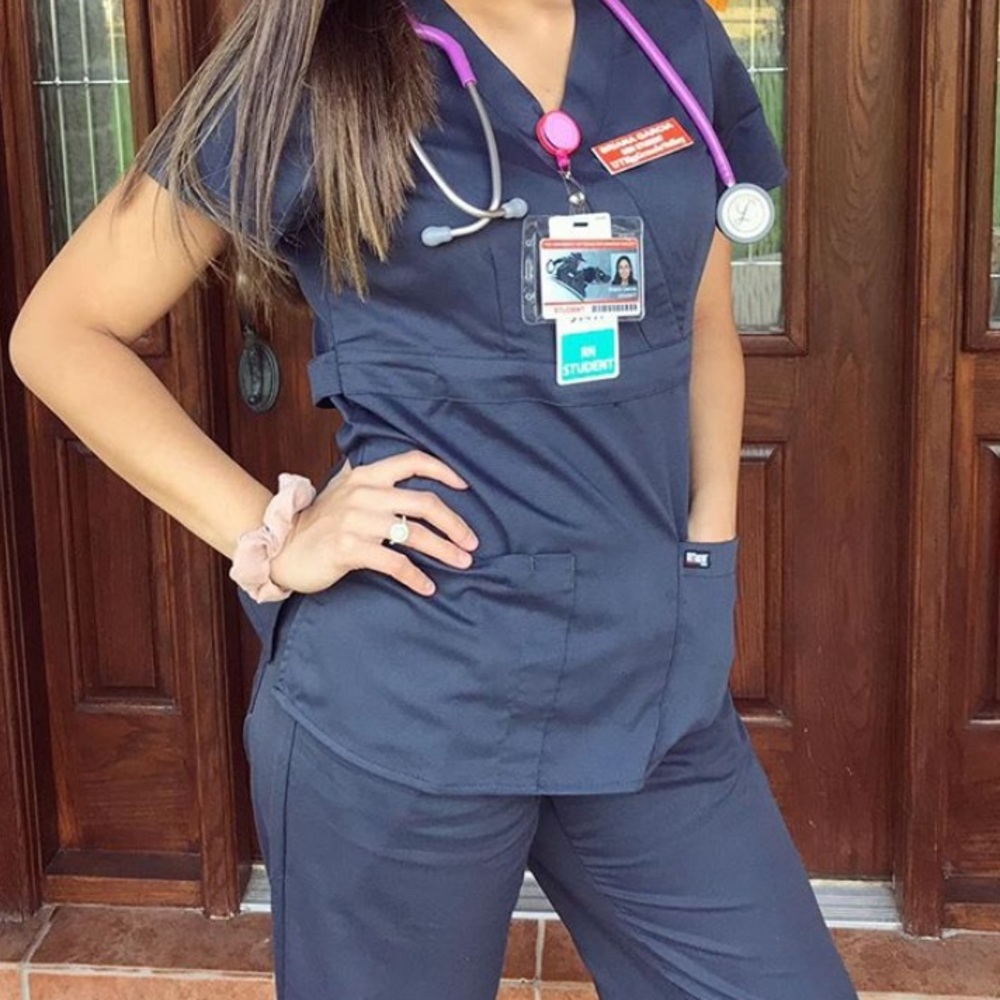 Greys Anatomy set scrubs size small